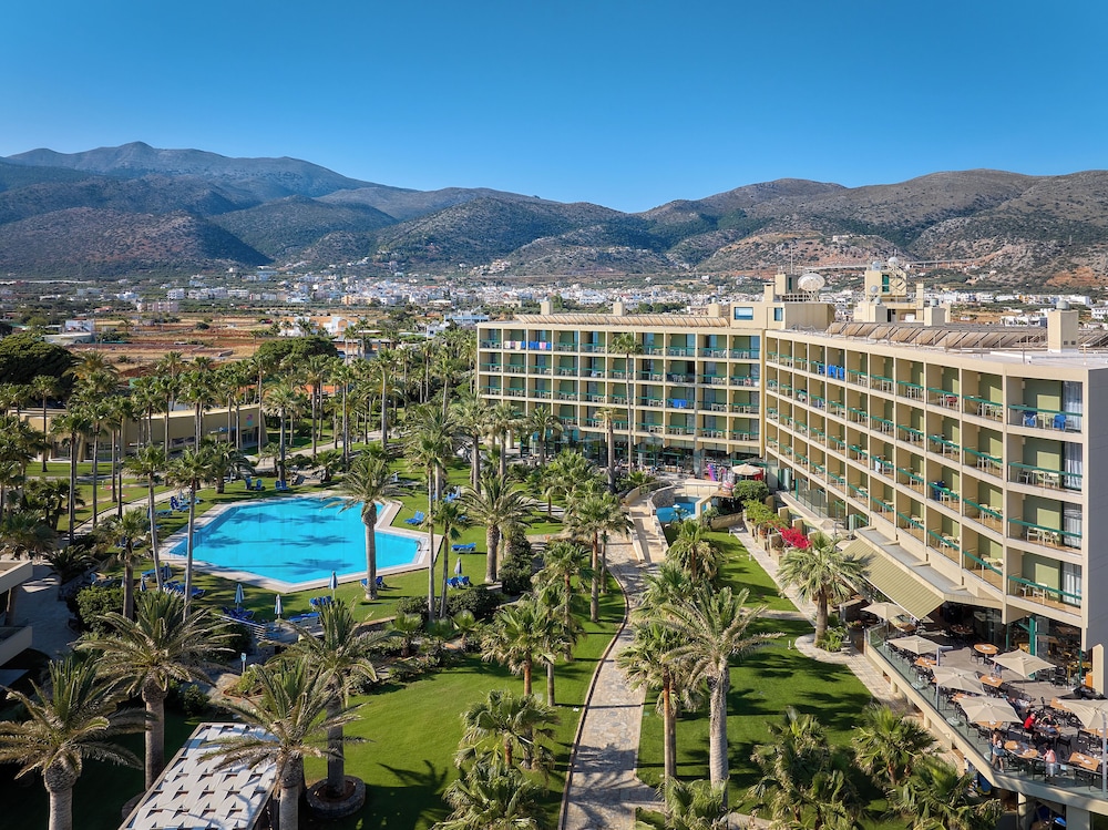 Sirens Beach and Village - All Inclusive — Swimming pool in Malia