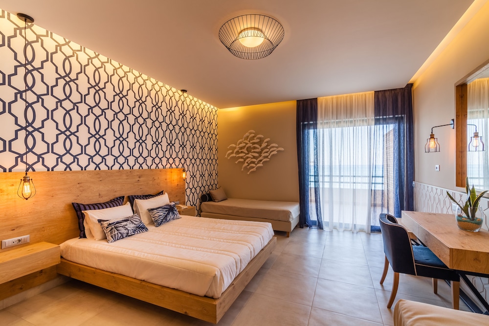 Sirens Beach and Village - All Inclusive — Hotel rooms in Malia
