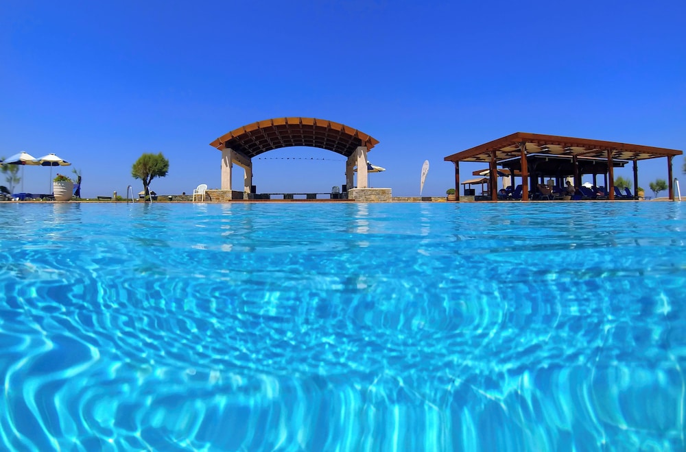 Sirens Beach and Village - All Inclusive — Swimming pool in Malia