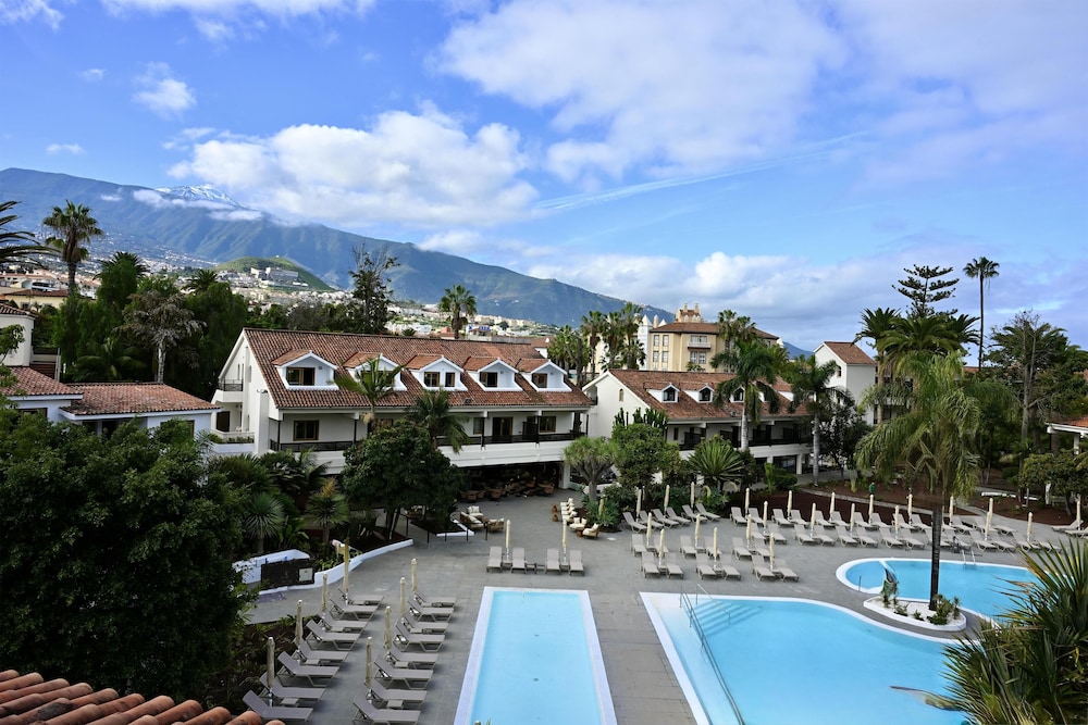 Radisson Resort & Residences Tenerife - Adults Only — Swimming pool in Puerto de la Cruz, Canary Islands