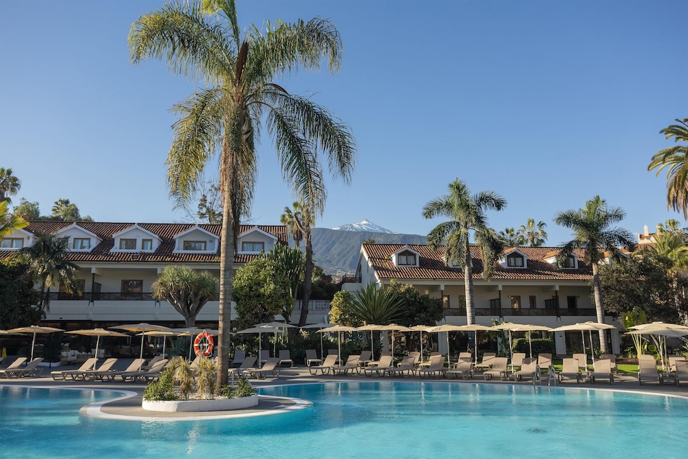 Radisson Resort & Residences Tenerife - Adults Only — Swimming pool in Puerto de la Cruz, Canary Islands