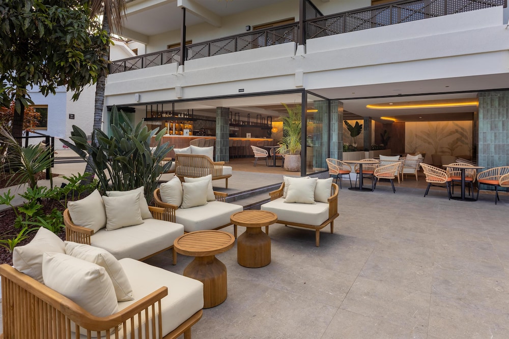 Radisson Resort & Residences Tenerife - Adults Only — Restaurant & bars in Puerto de la Cruz, Canary Islands