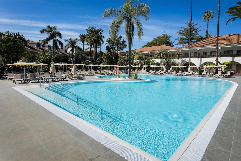 Radisson Resort & Residences Tenerife - Adults Only — Swimming pool in Puerto de la Cruz, Canary Islands