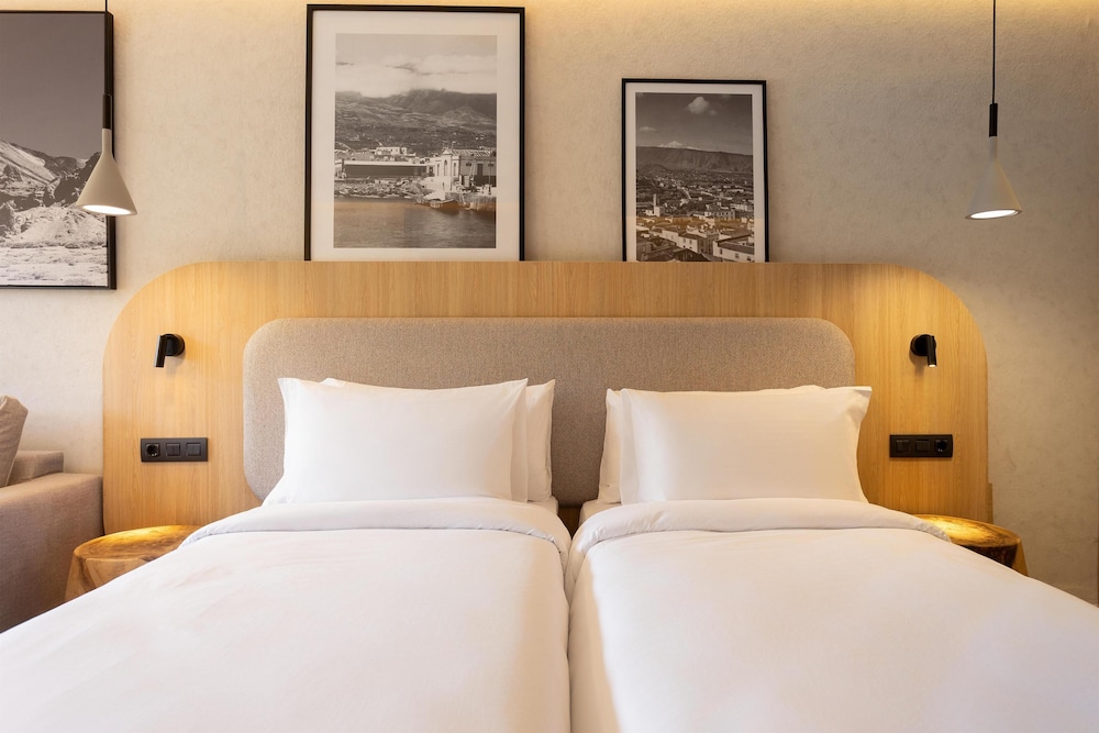 Radisson Resort & Residences Tenerife - Adults Only — Hotel rooms in Puerto de la Cruz, Canary Islands
