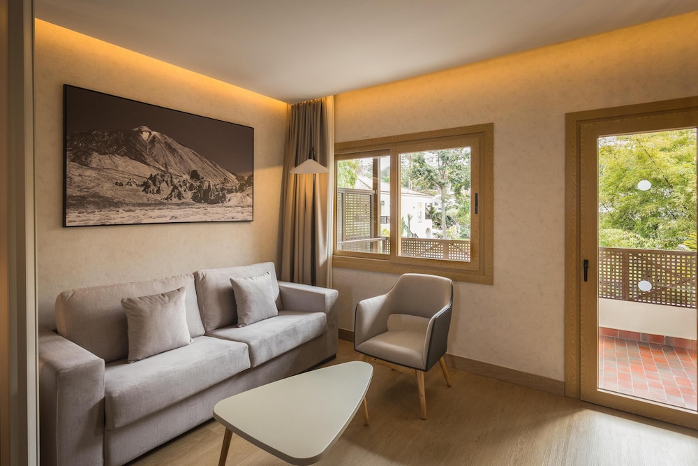 Radisson Resort & Residences Tenerife - Adults Only — Hotel rooms in Puerto de la Cruz, Canary Islands