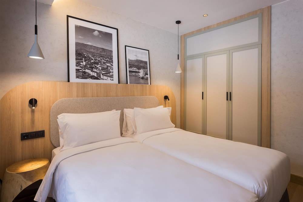 Radisson Resort & Residences Tenerife - Adults Only — Hotel rooms in Puerto de la Cruz, Canary Islands