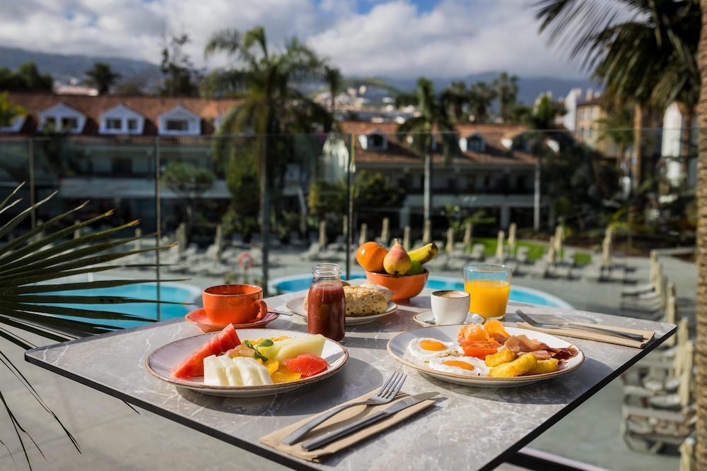 Radisson Resort & Residences Tenerife - Adults Only — Restaurant & bars in Puerto de la Cruz, Canary Islands