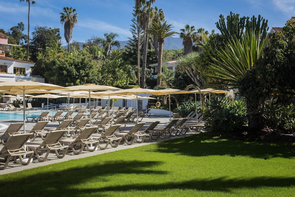 Radisson Resort & Residences Tenerife - Adults Only — Swimming pool in Puerto de la Cruz, Canary Islands