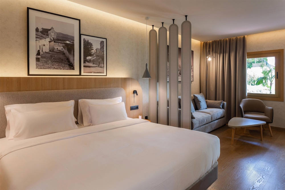 Radisson Resort & Residences Tenerife - Adults Only — Hotel rooms in Puerto de la Cruz, Canary Islands