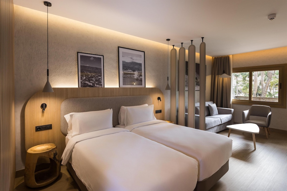 Radisson Resort & Residences Tenerife - Adults Only — Hotel rooms in Puerto de la Cruz, Canary Islands