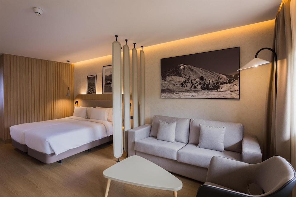 Radisson Resort & Residences Tenerife - Adults Only — Hotel rooms in Puerto de la Cruz, Canary Islands