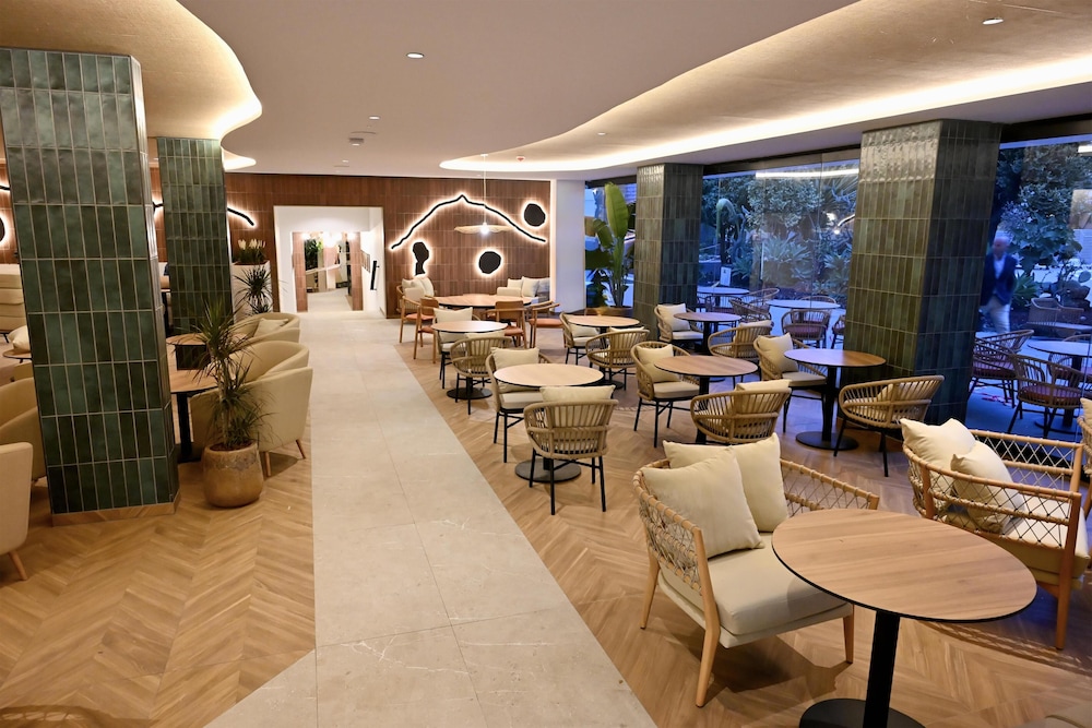 Radisson Resort & Residences Tenerife - Adults Only — Restaurant & bars in Puerto de la Cruz, Canary Islands