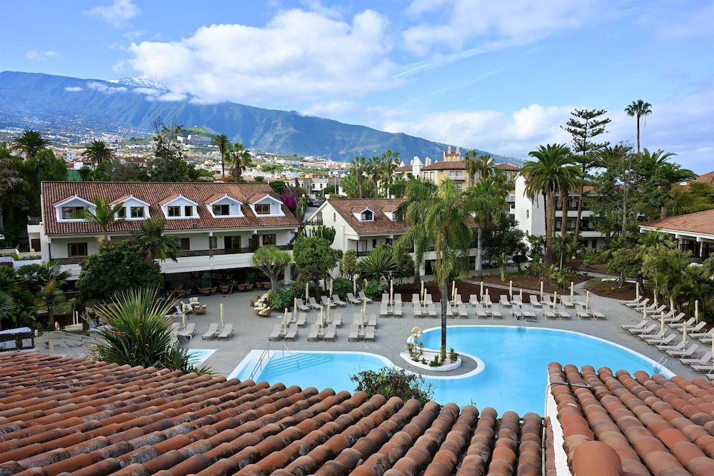 Radisson Resort & Residences Tenerife - Adults Only — Swimming pool in Puerto de la Cruz, Canary Islands