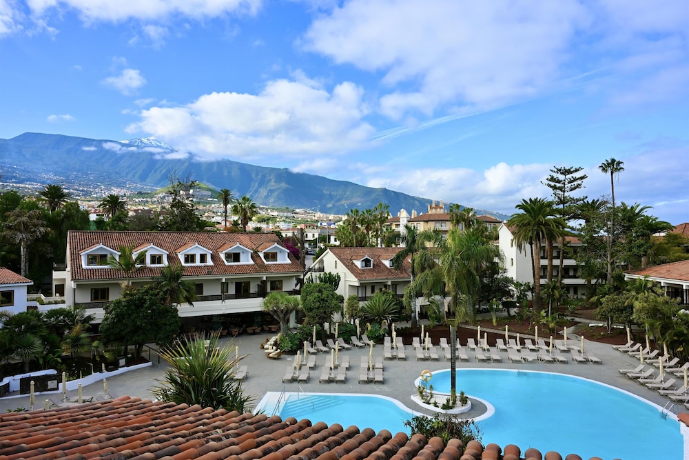 Radisson Resort & Residences Tenerife - Adults Only — Swimming pool in Puerto de la Cruz, Canary Islands
