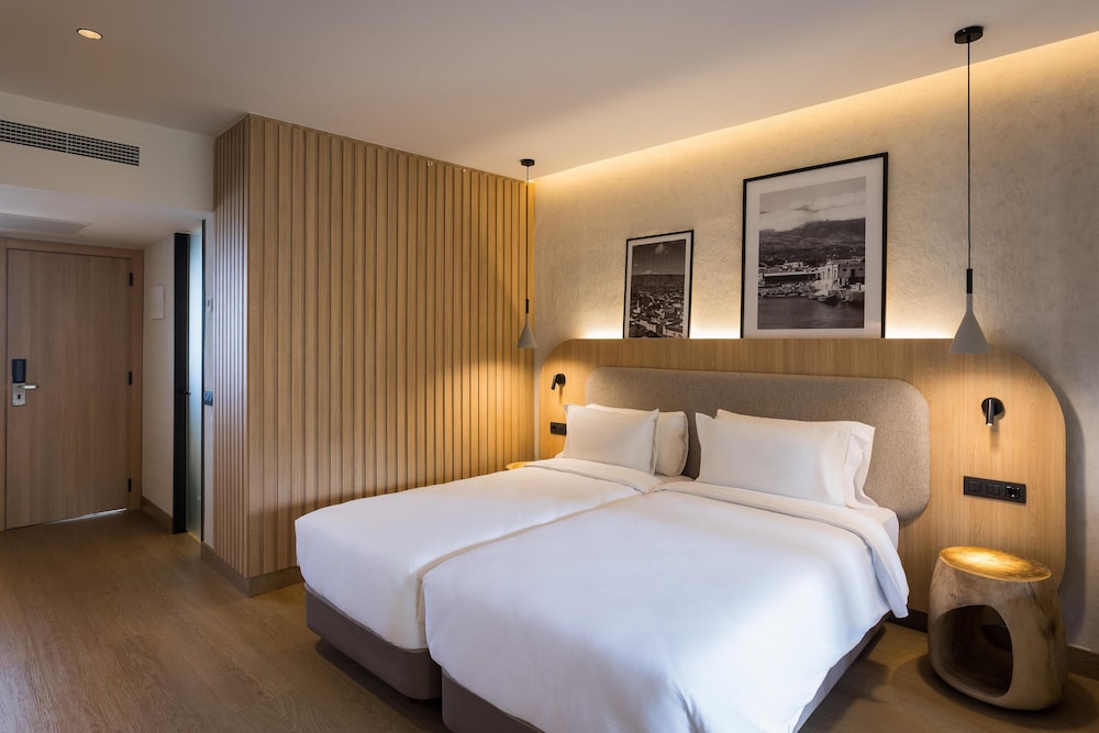 Radisson Resort & Residences Tenerife - Adults Only — Hotel rooms in Puerto de la Cruz, Canary Islands