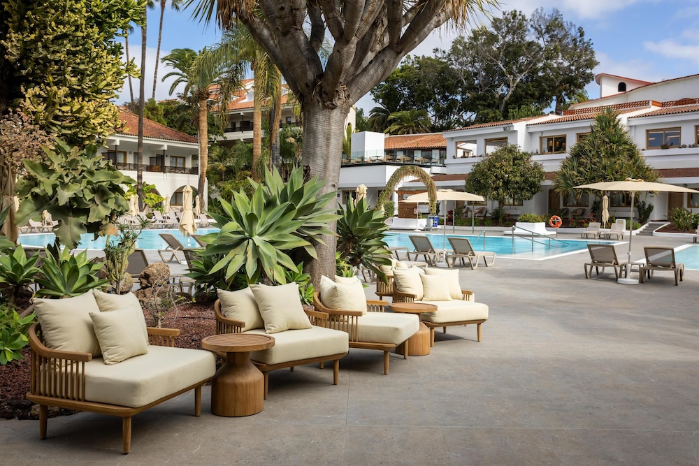 Radisson Resort & Residences Tenerife - Adults Only — Swimming pool in Puerto de la Cruz, Canary Islands