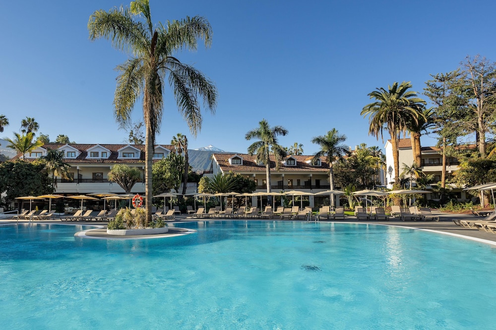 Radisson Resort & Residences Tenerife - Adults Only — Swimming pool in Puerto de la Cruz, Canary Islands
