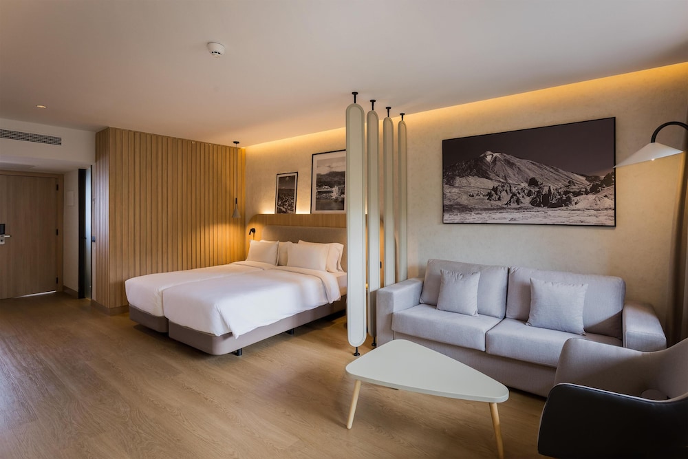 Radisson Resort & Residences Tenerife - Adults Only — Hotel rooms in Puerto de la Cruz, Canary Islands