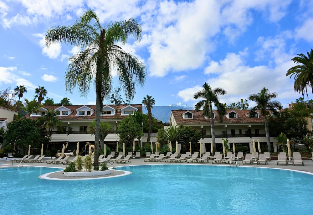 Radisson Resort & Residences Tenerife - Adults Only — Swimming pool in Puerto de la Cruz, Canary Islands
