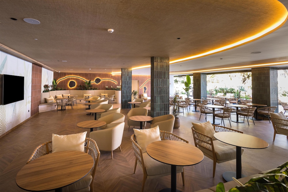 Radisson Resort & Residences Tenerife - Adults Only — Restaurant & bars in Puerto de la Cruz, Canary Islands