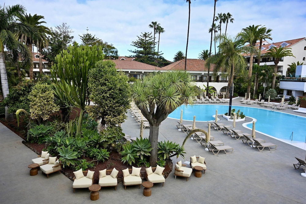 Radisson Resort & Residences Tenerife - Adults Only — Swimming pool in Puerto de la Cruz, Canary Islands