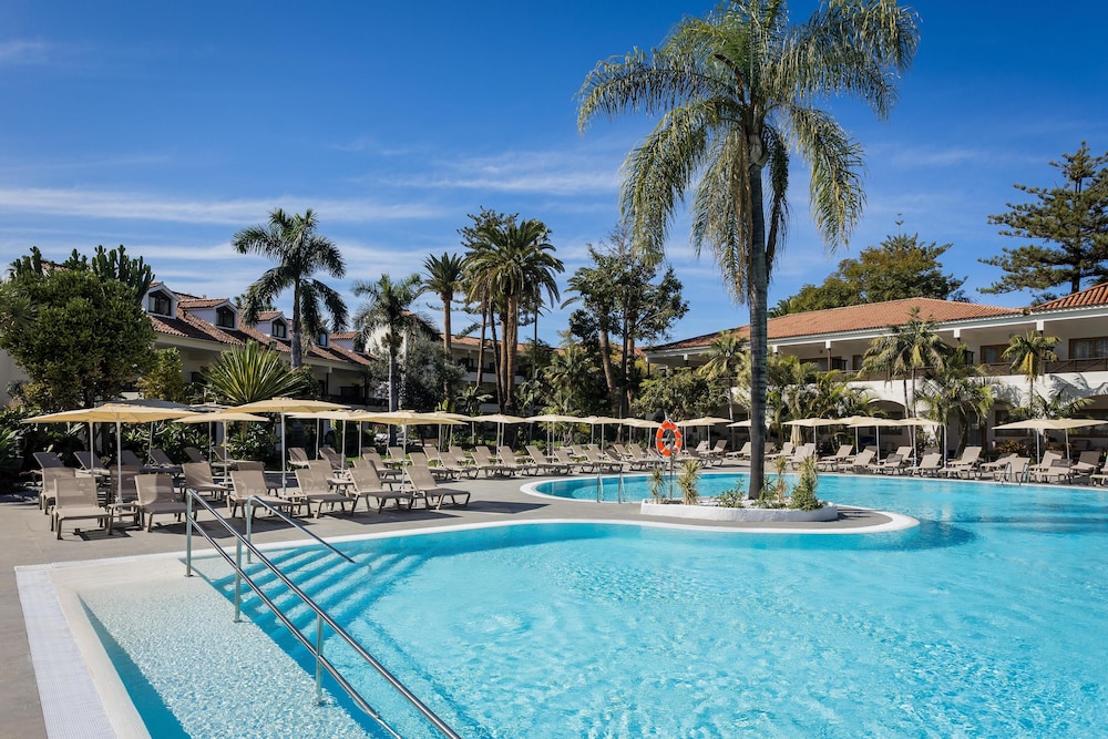 Radisson Resort & Residences Tenerife - Adults Only — Swimming pool in Puerto de la Cruz, Canary Islands
