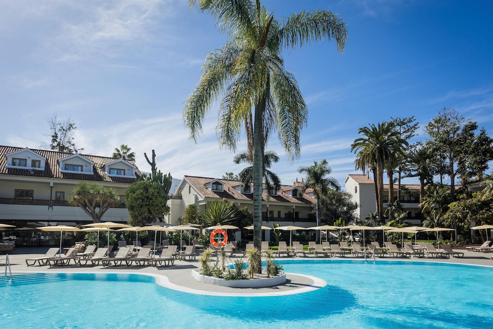 Radisson Resort & Residences Tenerife - Adults Only — Swimming pool in Puerto de la Cruz, Canary Islands