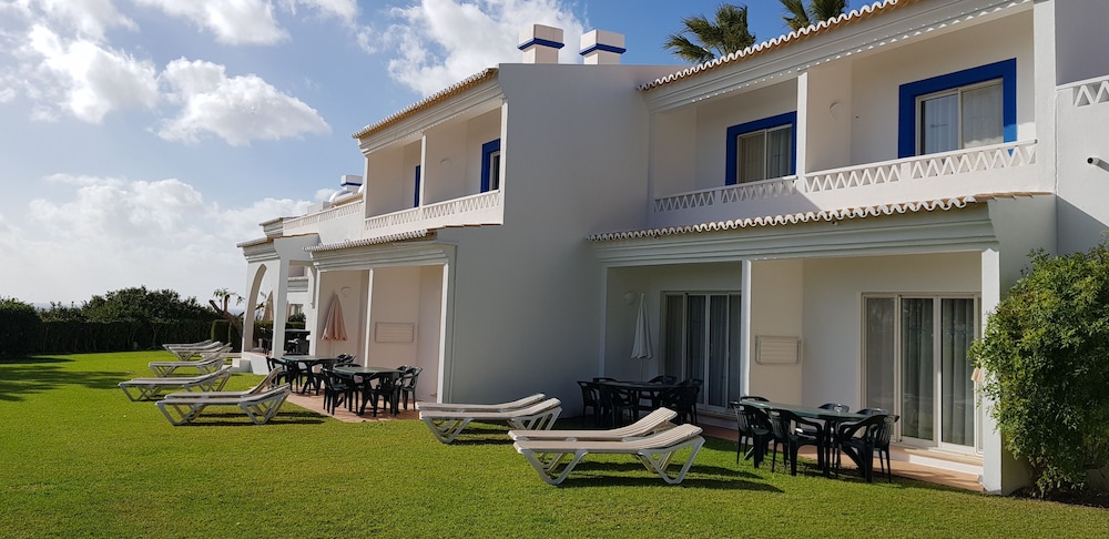 Pestana Palm Gardens — Hotel building in Carvoeiro, Faro