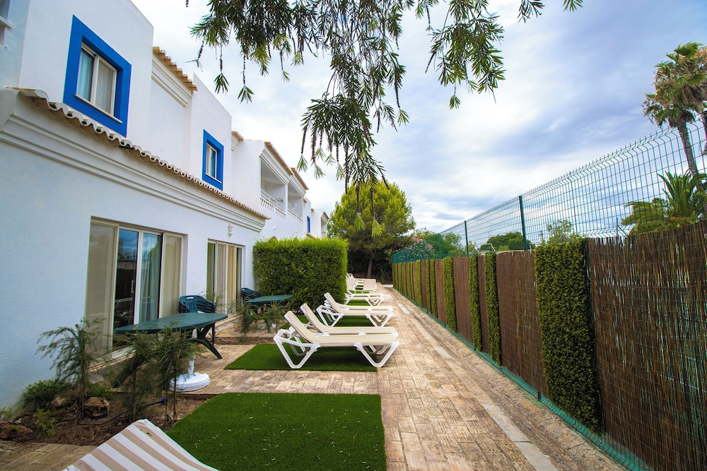 Pestana Palm Gardens — Hotel building in Carvoeiro, Faro
