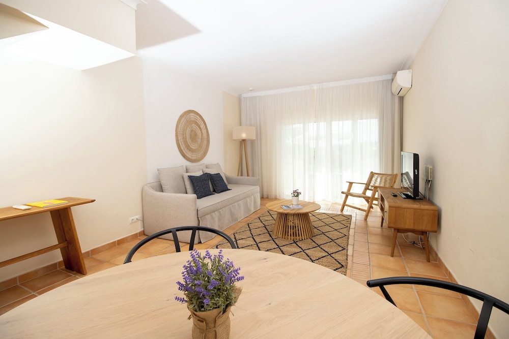 Pestana Palm Gardens — Hotel rooms in Carvoeiro, Faro