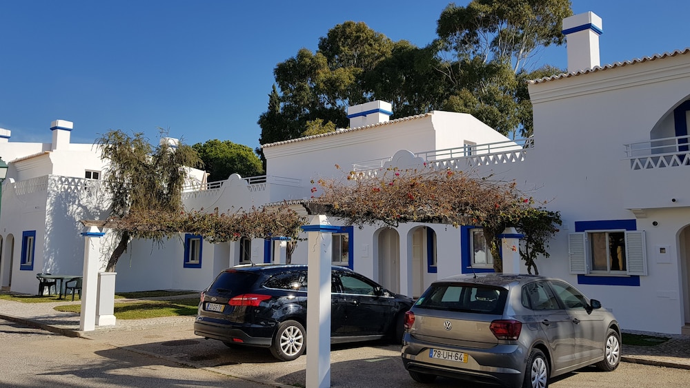 Pestana Palm Gardens — Hotel building in Carvoeiro, Faro