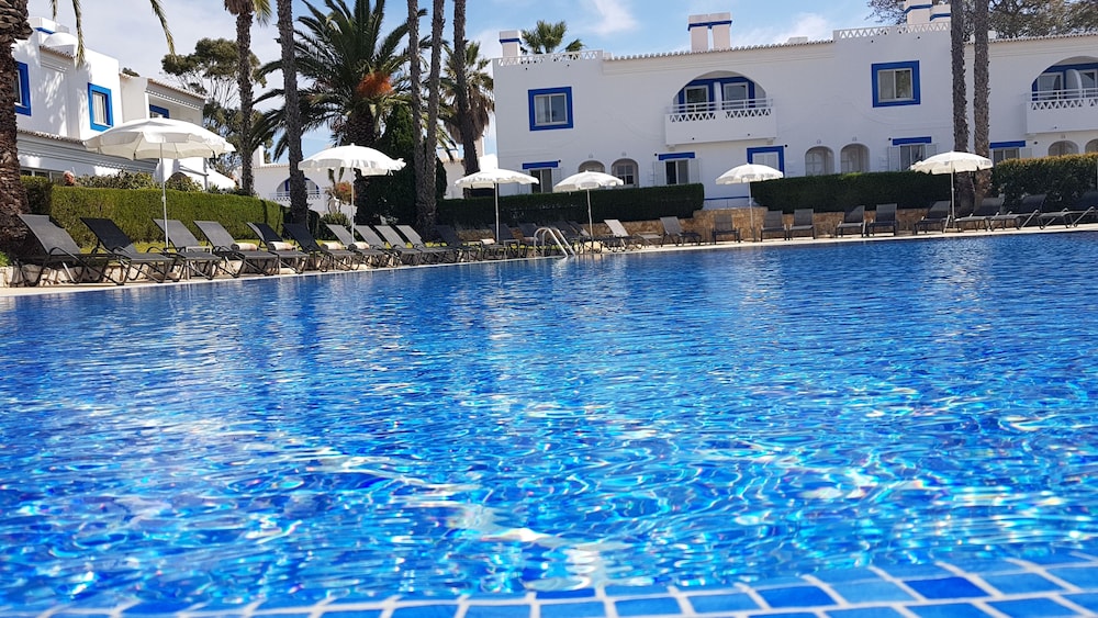 Pestana Palm Gardens — Swimming pool in Carvoeiro, Faro