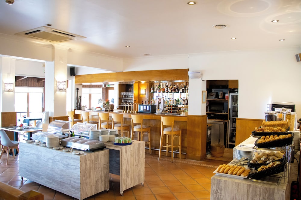 Pestana Palm Gardens — Restaurant & bars in Carvoeiro, Faro