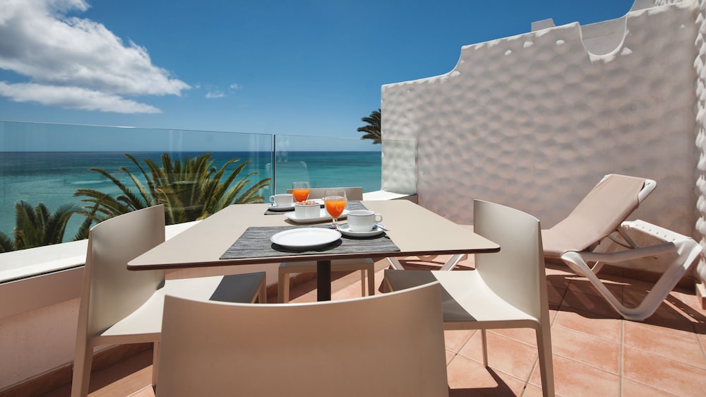 Sotavento Beach Club — Restaurant & bars in Costa Calma, Canary Islands