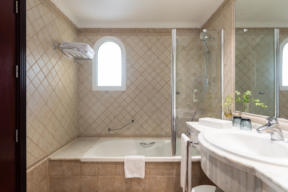 Hotel Cordial Mogán Playa — Hotel rooms in Puerto de Mogan, Canary Islands