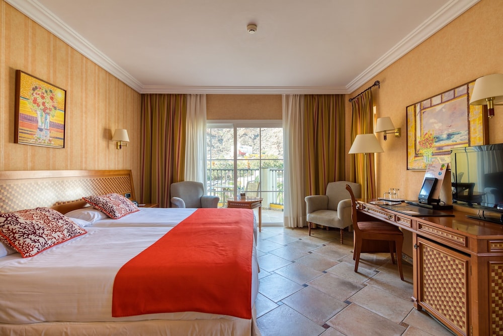Hotel Cordial Mogán Playa — Hotel rooms in Puerto de Mogan, Canary Islands