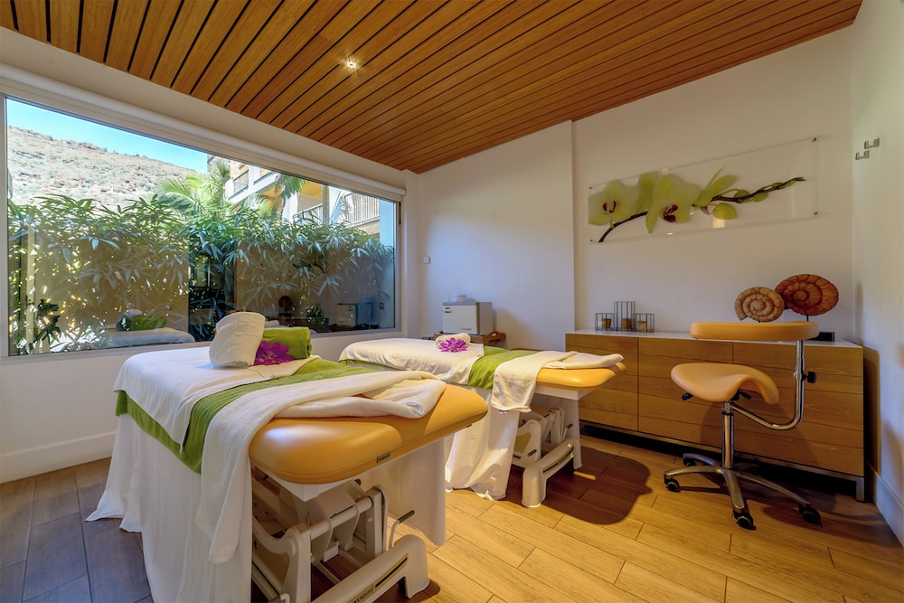 Hotel Cordial Mogán Playa — Hotel rooms in Puerto de Mogan, Canary Islands
