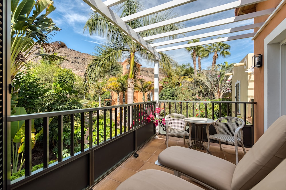 Hotel Cordial Mogán Playa — Hotel rooms in Puerto de Mogan, Canary Islands