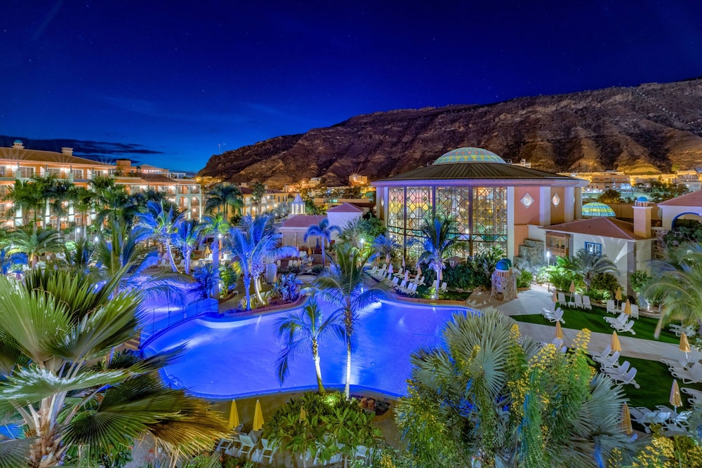Hotel Cordial Mogán Playa — Swimming pool in Puerto de Mogan, Canary Islands