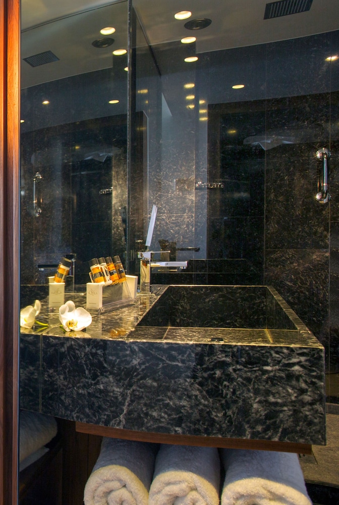 Aquila Atlantis Hotel — Hotel rooms in Heraklion