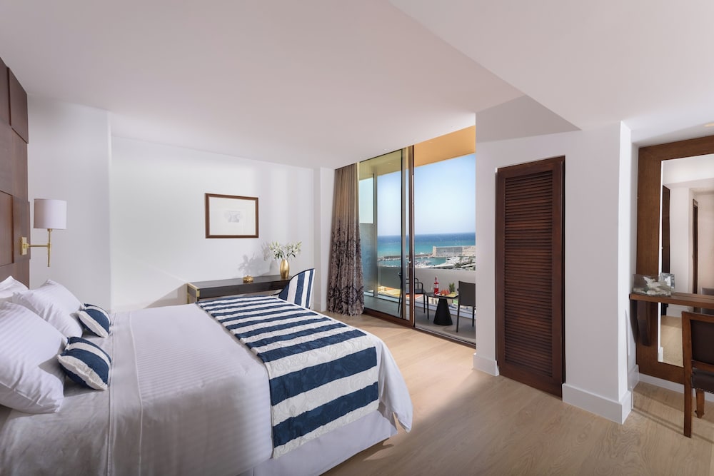 Aquila Atlantis Hotel — Hotel rooms in Heraklion