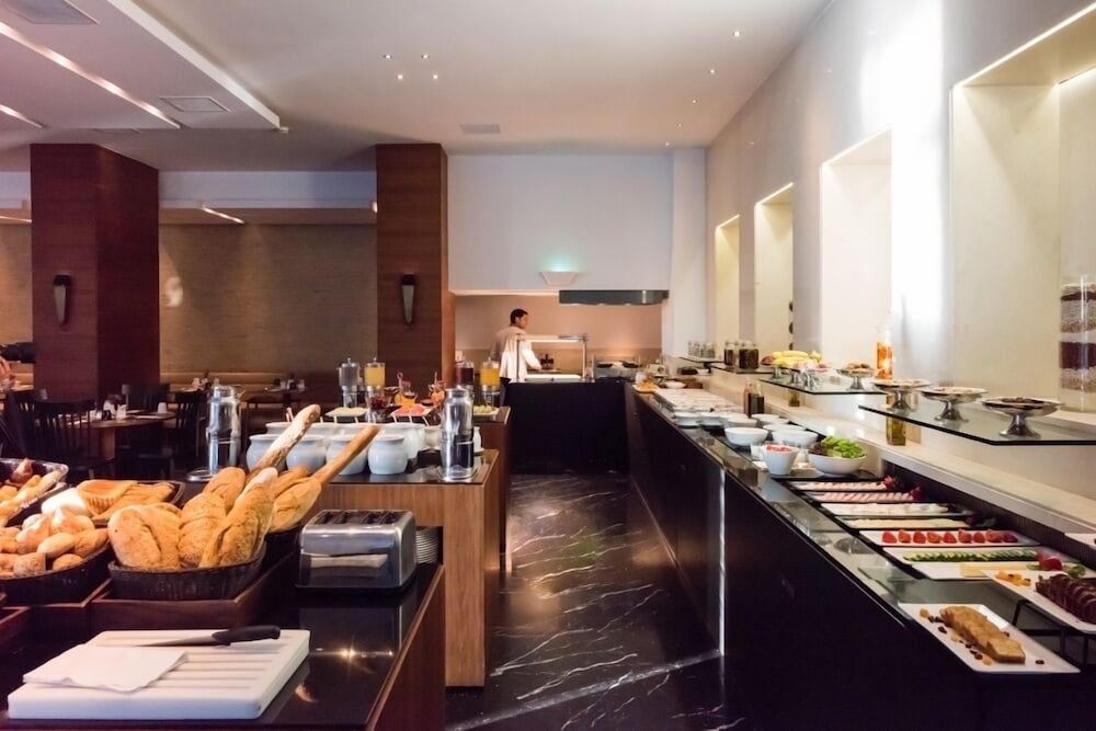 Aquila Atlantis Hotel — Restaurant & bars in Heraklion