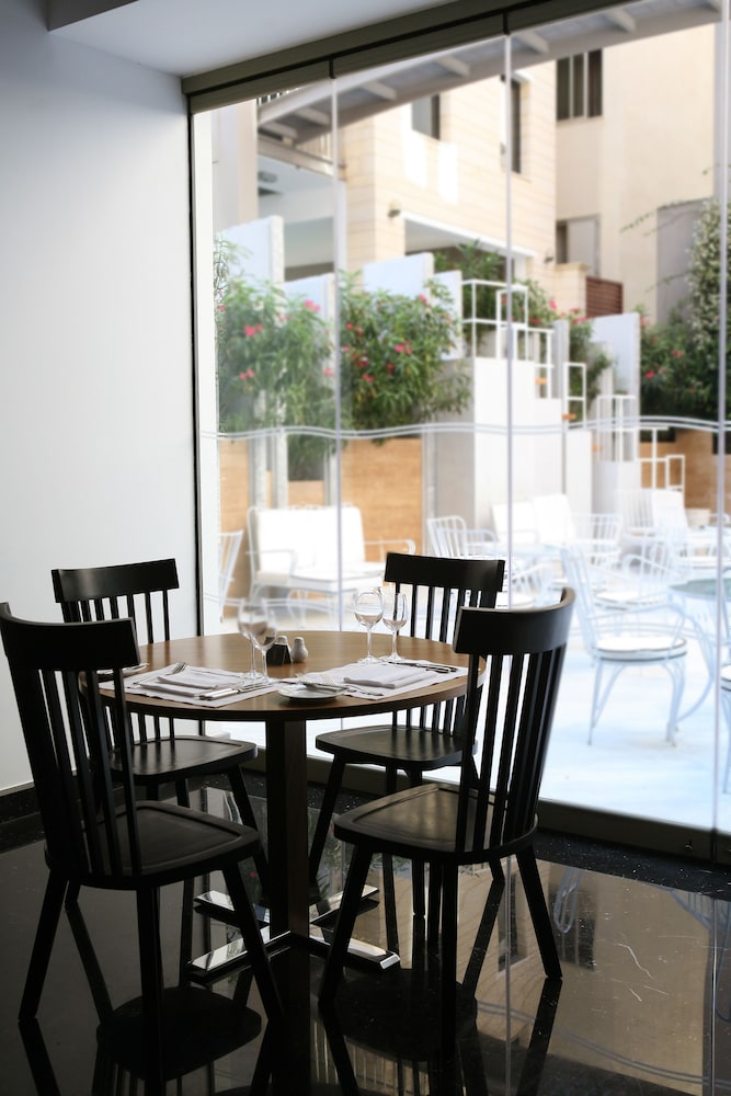 Aquila Atlantis Hotel — Restaurant & bars in Heraklion