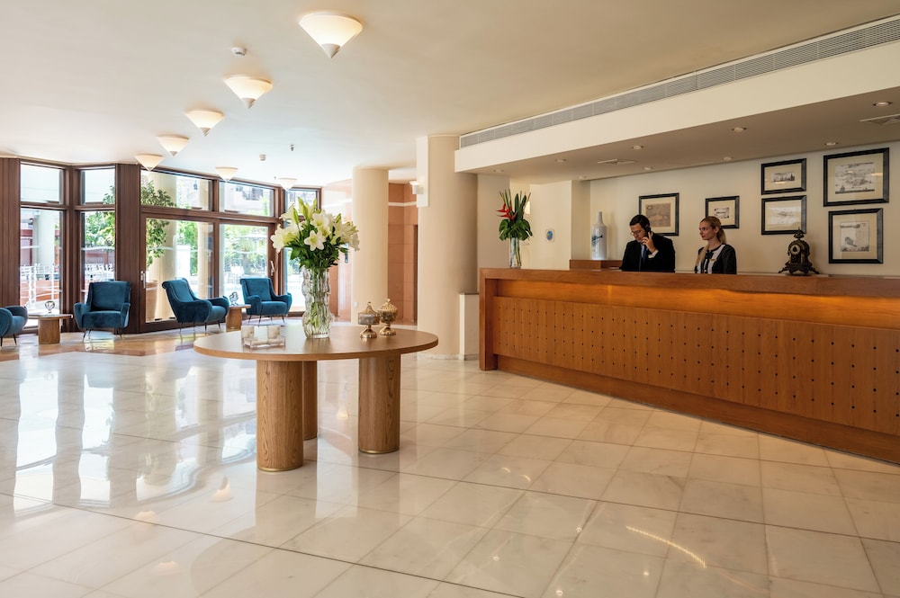Aquila Porto Rethymno — Hotel building in Rethymnon