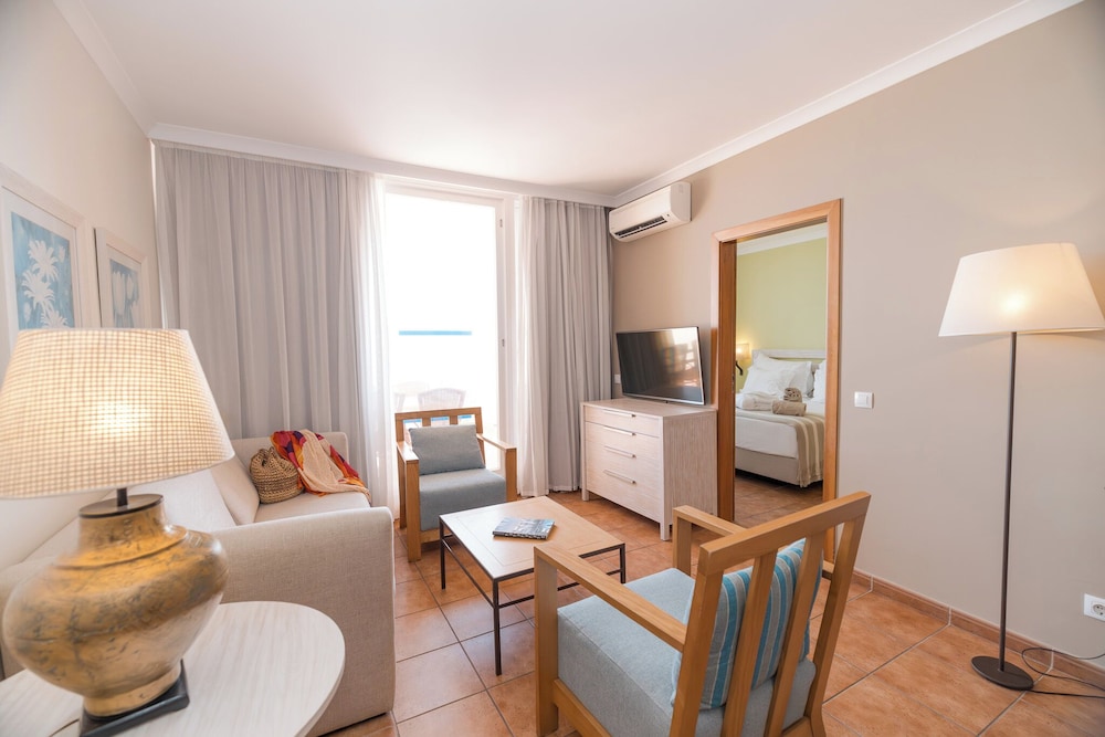 Pestana Viking Beach & Spa Resort — Hotel rooms in Armação de Pêra, Faro