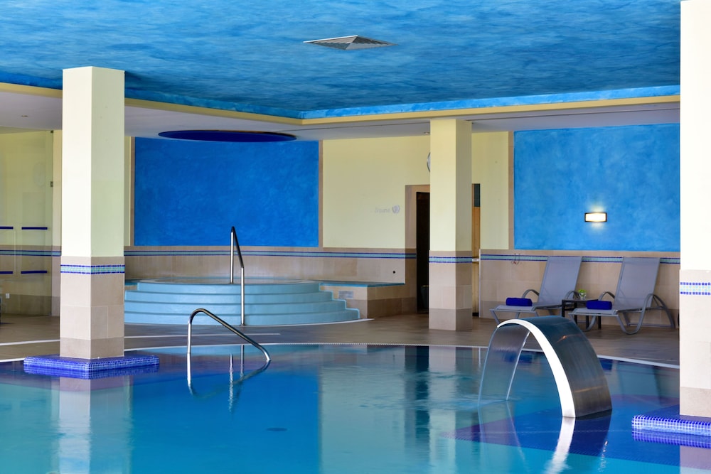 Pestana Viking Beach & Spa Resort — Swimming pool in Armação de Pêra, Faro