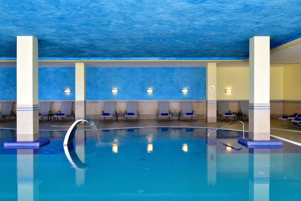Pestana Viking Beach & Spa Resort — Swimming pool in Armação de Pêra, Faro