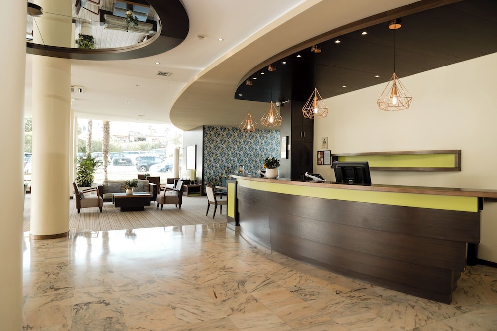 Pestana Viking Beach & Spa Resort — Hotel building in Armação de Pêra, Faro