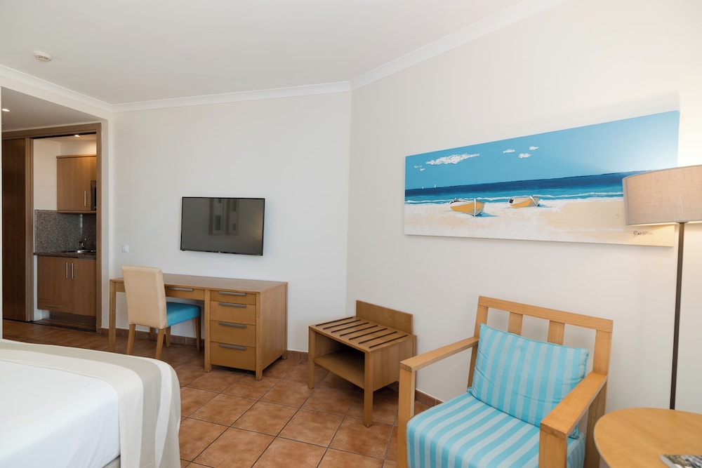 Pestana Viking Beach & Spa Resort — Hotel rooms in Armação de Pêra, Faro
