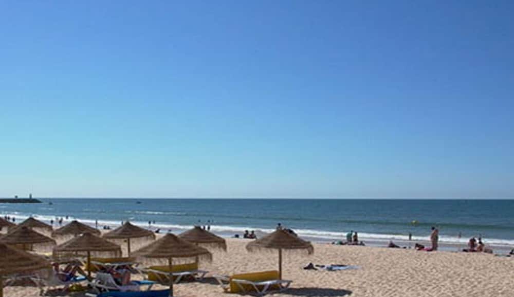 Hotel Pinhal do Sol — Beach in Quarteira, Faro